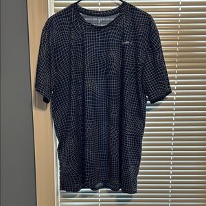 Nike Men's Navy and White Grid Tee
